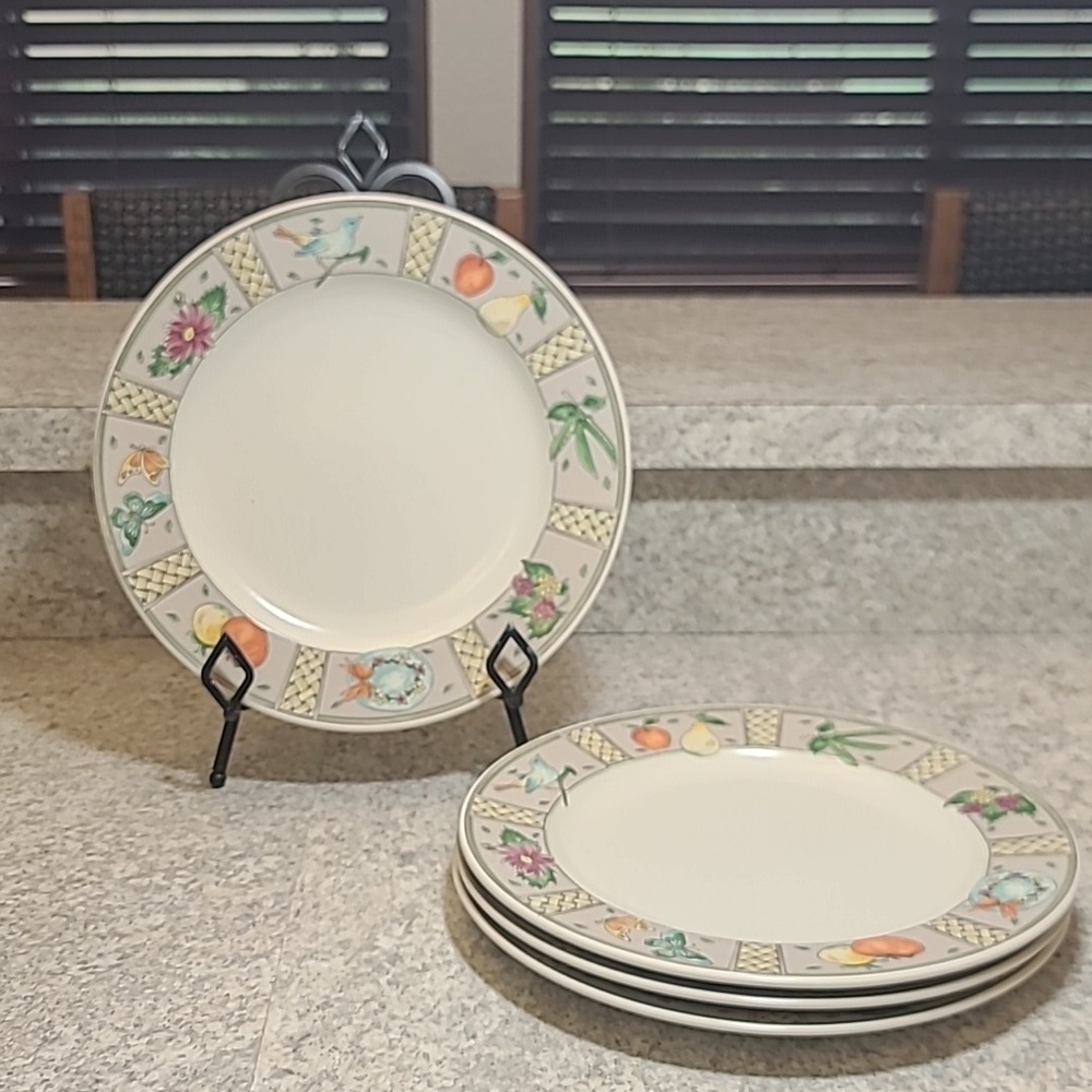 Mikasa Intaglio Set of 4 CAA31 SummerJewels Dinner Plates